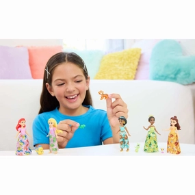 Disney Princess JBL33 Friends Set with 5 Small Dolls in Sparkling Outfits & 5 Friend Figures