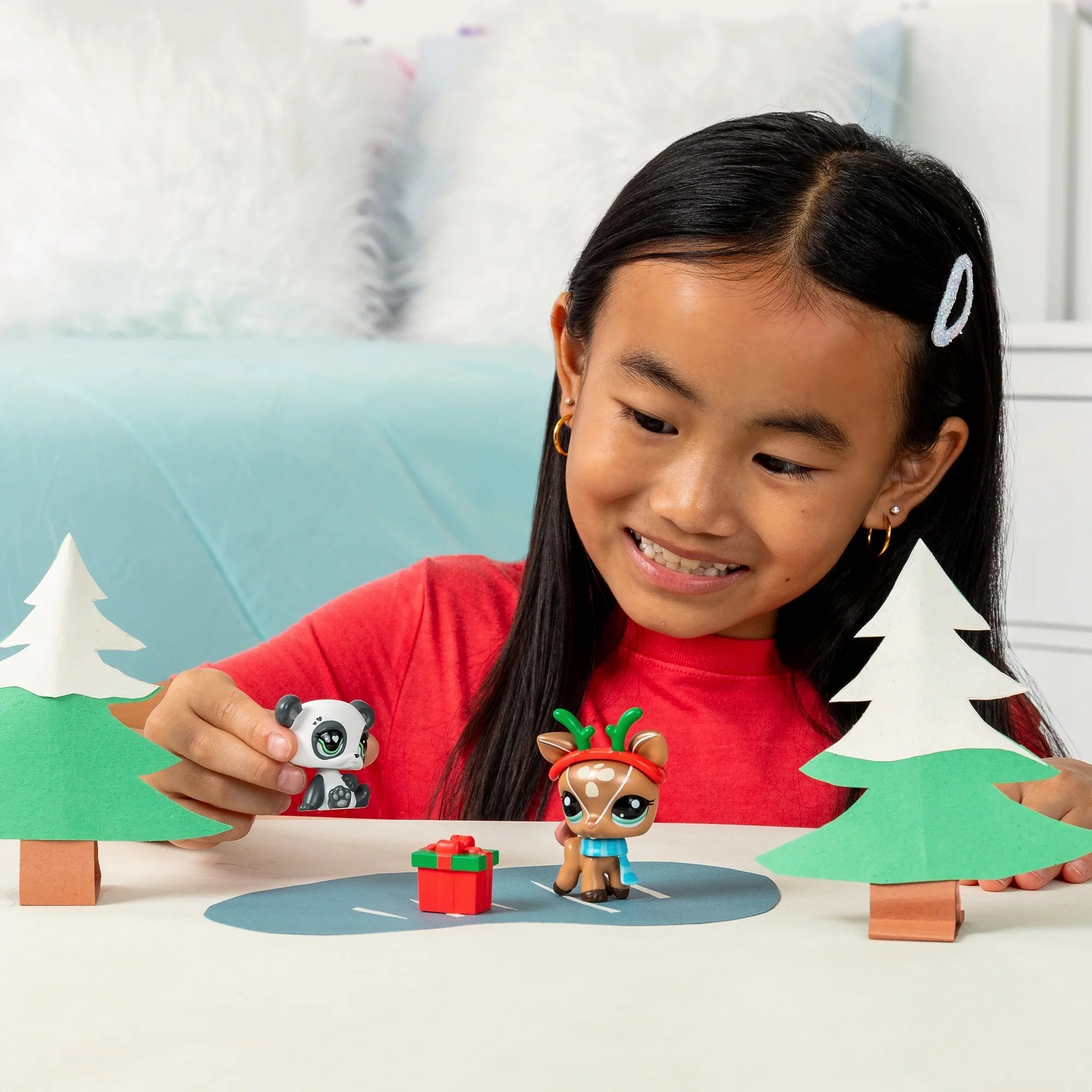 Littlest Pet Shop 00603 Holiday Pet Pairs Winter Pals, 2 Pack, Great for Kids 4 Years and up