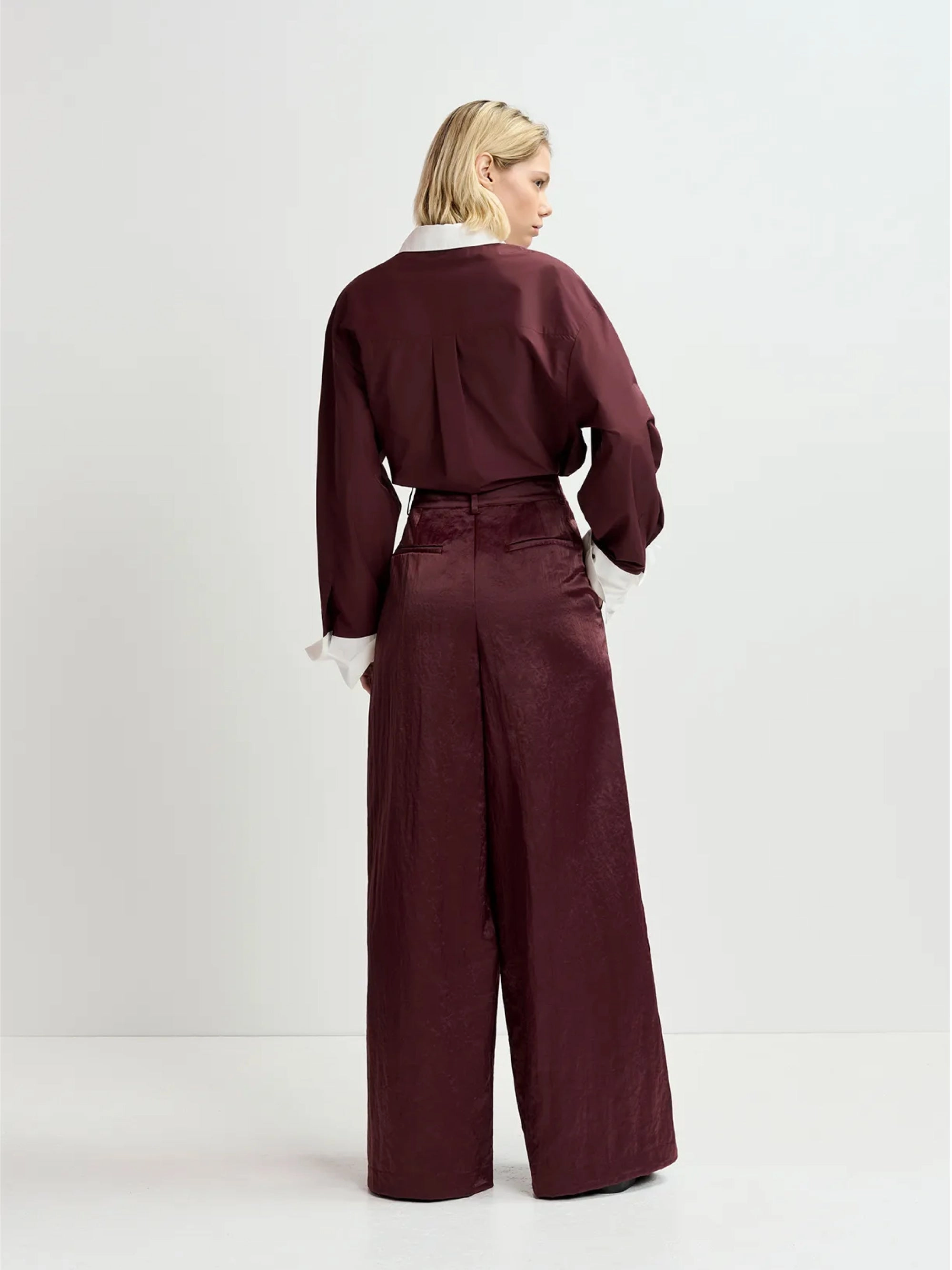 Shirt with Contrasting Collar in Brown/White